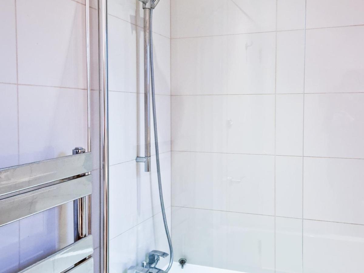 Pass The Keys Family Friendly 2 Bedroom Gem In Shepherd'S Bush ロンドン エクステリア 写真